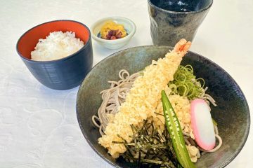 ピリ辛そば販売スタート♪